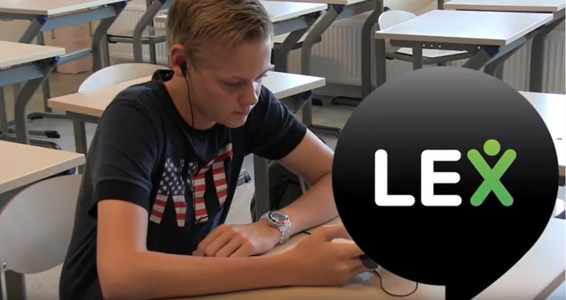 LEX voorlees-app logo en jongen met mobiele telefoon